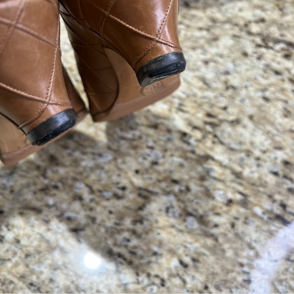 Chanel Quilted Tan Brown Leather Almond Toe Pumps 36 100% Authentic - Picture 12 of 15